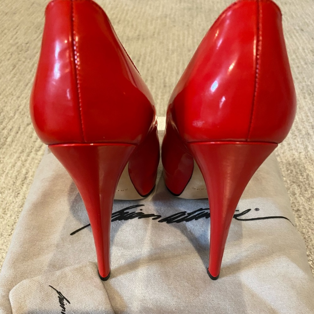 Brian Atwood Red Pumps 35 - Picture 4 of 6